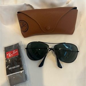 Ray an black metal aviator sunglasses